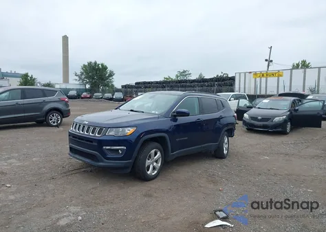 2019 Jeep Compass Latitude 4X4 z USA, uszkodzony, nr VIN 3C4NJDBB3KT807871